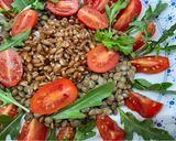 Foto del passaggio 3 della ricetta Insalata di farro e lenticchie