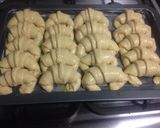 Foto del paso 4 de la receta: Medialunas de manteca (sin hojaldre)