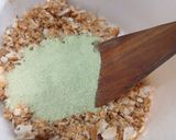 Foto langkah ke 2 dari resep Bola Crackers Matcha.