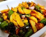 Foto del paso 5 de la receta: Sartén de patatas y pimientos de padrón