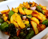 Foto del paso 5 de la receta: Sartén de patatas y pimientos de padrón
