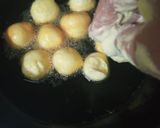 A picture of step 2 of Dahi Bhalla.