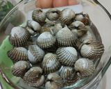 Foto langkah ke 1 dari resep Kerang dara saos asam pedas.