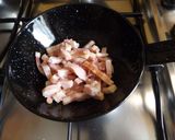 Foto del paso 2 de la receta Sartenada de patatas crocantes, bacon y huevos