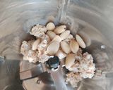 A picture of step 2 of Oats Smoothie.