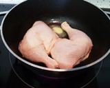 Foto del paso 2 de la receta: Pollo a la mostaza con manzana y alcachofas