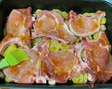 Foto del paso 6 de la receta Chuletas de cerdo al horno con glaseado de mermelada de melocotón y especias