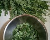 Foto langkah ke 1 dari resep Sayur Daun Kelor dan Jagung Manis.