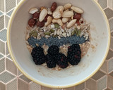 Foto del paso 3 de la receta: Desayuno vegano: avena con plátano, paraguayo y moras