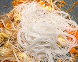 Foto langkah ke 3 dari resep Bihun goreng simple, bahan murah meriah.