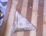 A picture of step 10 of Pastry samosas.