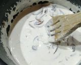 Une image de l'étape 3 de 🧅Gnocchis Sauce parmesan, oignons et champignons.