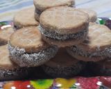 Foto del paso 3 de la receta: Alfajorcitos rápidos de galletitas para mis nietas
