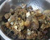 صورة لخطوة 3 من وصفة لحم وأرز على قدر البخار