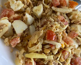 Foto del paso 3 de la receta: Ensalada huevo, atún, tomate, cebolla y 4 Quesos rápido y fácil