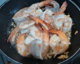 Foto langkah ke 2 dari resep Sup Udang Wortel Nanas.
