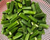 ભીંડી મસાલા (Bhindi Masala Recipe In Gujarati) રેસીપી સ્ટેપ1ફોટો