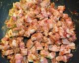 รูปขั้นตอนการทำที่ 2 ของ หมูสามชั้นผัดสะตอกะปิ