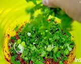 รูปขั้นตอนการทำที่ 5 ของ ข้าวยำไก่แซ่บ