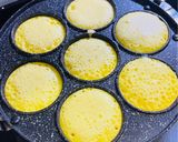 Foto langkah ke 8 dari resep Bika Ambon Mini Kuning Telor Teflon Ala Tintin.