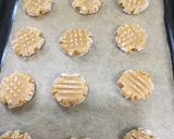 A picture of step 7 of Peanut Butter Cookies.