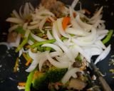 Hình bước làm 5 của món Bún gạo xào