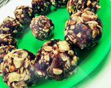 A picture of step 1 of Dry fruit laddoo.