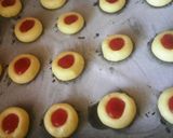 Foto del paso 13 de la receta: Ojitos de buey o pepas de jalea de frutilla casera