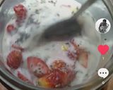 Foto langkah ke 2 dari resep Overnight oats #2 (Strawberry).