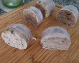 Foto del paso 10 de la receta: Medallones de pies de cerdo y champiñones en salsa de almendras y vinagre de Jerez