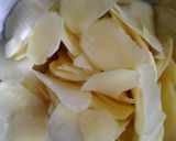 Foto langkah ke 2 dari resep Keripik kentang renyah.