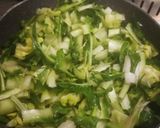 Foto del passaggio 1 della ricetta Quiche svuota frigo 🥬✔️