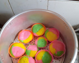Foto langkah ke 8 dari resep Bolu Kukus Mawar Ekonomis Lembut & Empuk.... 🌷🌹.