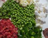 A picture of step 1 of Kolhapuri Mixed Veg Curry.