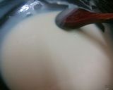 A picture of step 2 of Instant condensed milk.