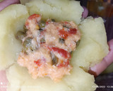 Foto del paso 3 de la receta: Bomba de patata rellena, con suquet de langostinos