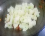 गोभी आलू ग्रेवीवाली सब्ज़ी(gobhi alu gravywali sabji recipe in hindi) रेसिपी चरण 4 फोटो
