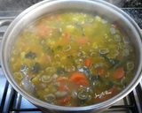 Foto del paso 1 de la receta Sopa de verduras al azafrán