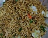 Foto langkah ke 4 dari resep Mie Goreng Jawa.