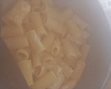 Foto del passaggio 1 della ricetta Torta di rigatoni al forno