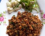 Foto langkah ke 5 dari resep Serundeng Daun Kencur.