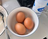 A picture of step 1 of Egg Fried Rice with Mushrooms and Carrots.