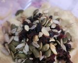 Foto langkah ke 3 dari resep Raisin Pumpkin Seed Cookies.