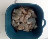 Foto langkah ke 1 dari resep Udang masak Saus Padang.