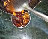 A picture of step 4 of Rajasthani style garlic chutney.