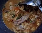 Foto langkah ke 3 dari resep Seblak hot jeletot.