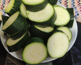 Foto del paso 1 de la receta: Crema de calabacín y apio sin patata Monsieur Cuisine Plus