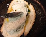 Foto del paso 5 de la receta: Tostada rellena de calabacín, anchoa y queso de cabra