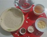A picture of step 1 of Garlic rice.