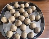 A picture of step 2 of Sesame fudgeTil ke ladoo.
